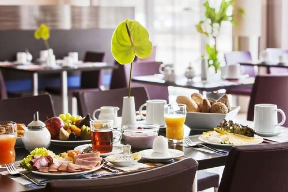 IntercityHotel Rostock Esterno foto