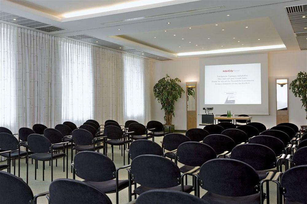 IntercityHotel Rostock Esterno foto