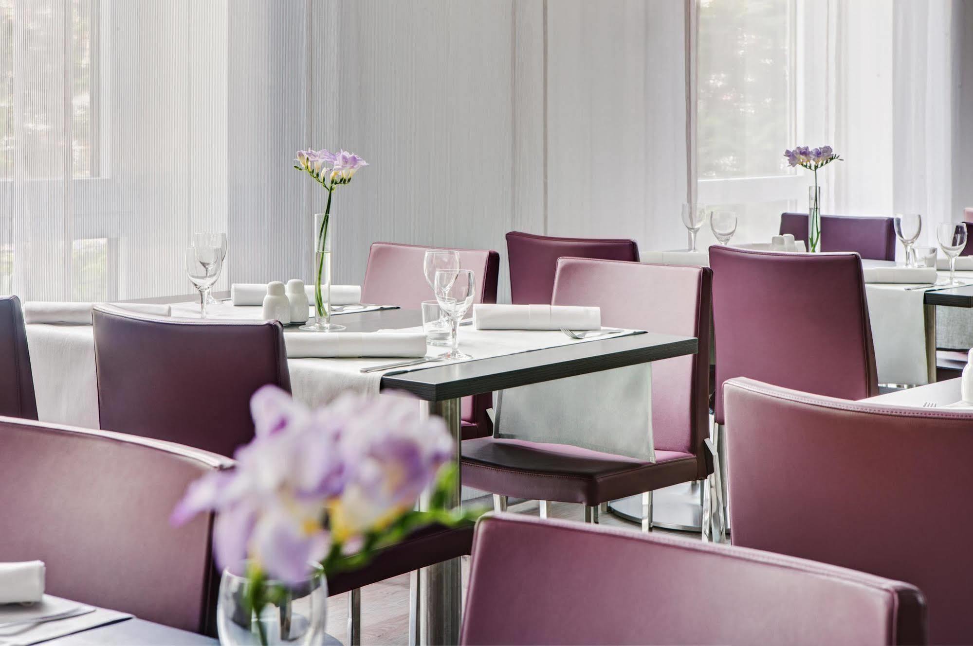 IntercityHotel Rostock Esterno foto