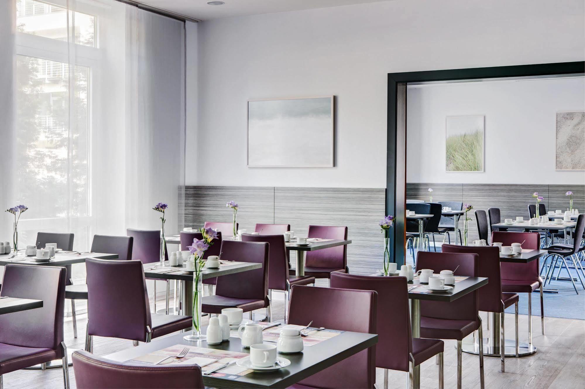 IntercityHotel Rostock Esterno foto